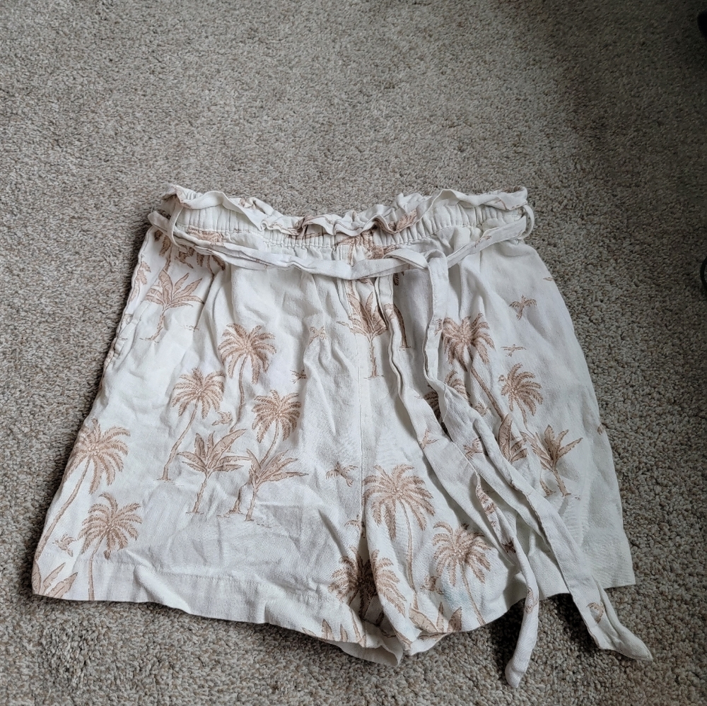H&M Cream Shorts with Tan Palm Print